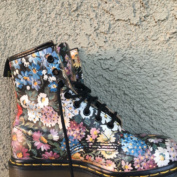 Dr. Martens-SOLD - Picture 8 of 8